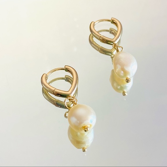Fresh Water Pearl Earrings - Picture 6 of 8